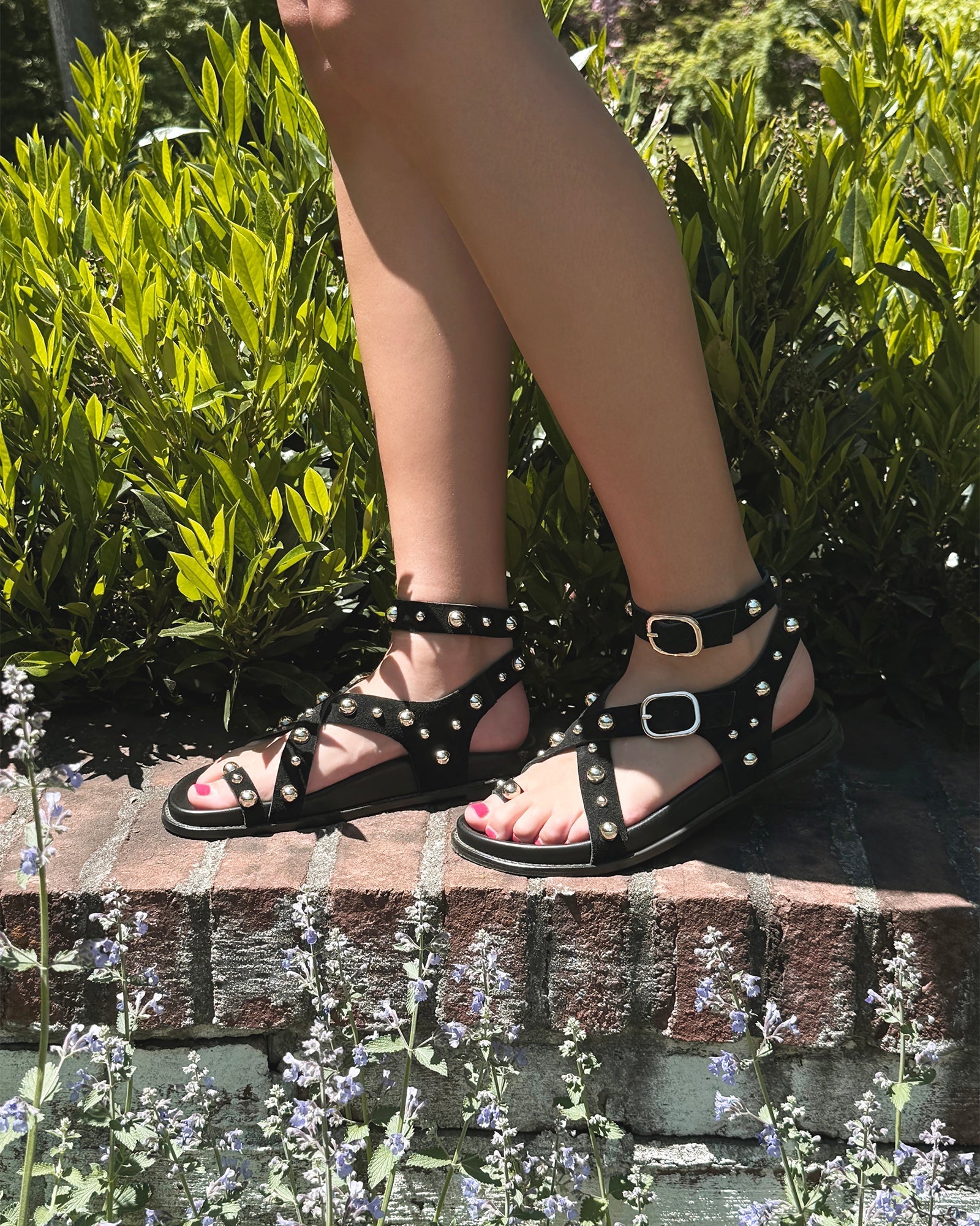 LINEAR BLACK SUEDE